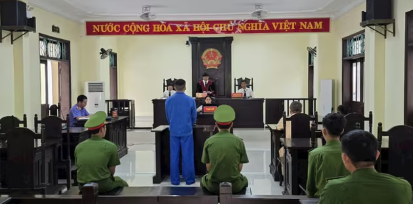 Lái xe đầu kéo phê ma túy, lao thẳng vào CSGT lĩnh 18 tháng tù- Ảnh 1.