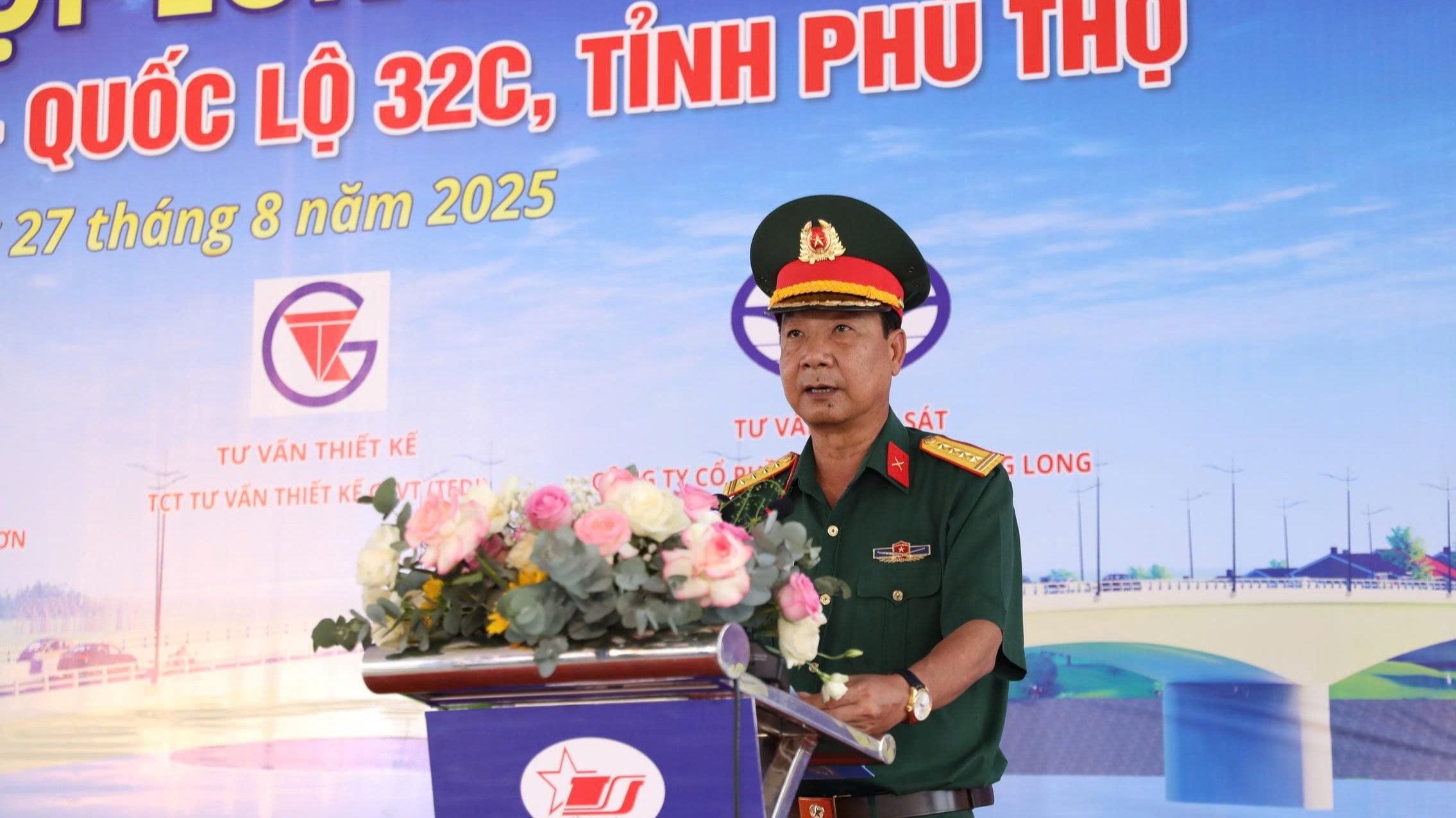 Cầu Phong Châu mới chuẩn bị hợp long sau gần 300 ngày thi công thần tốc- Ảnh 1. Cầu Phong Châu mới chuẩn bị hợp long sau gần 300 ngày thi công thần tốc- Ảnh 1.