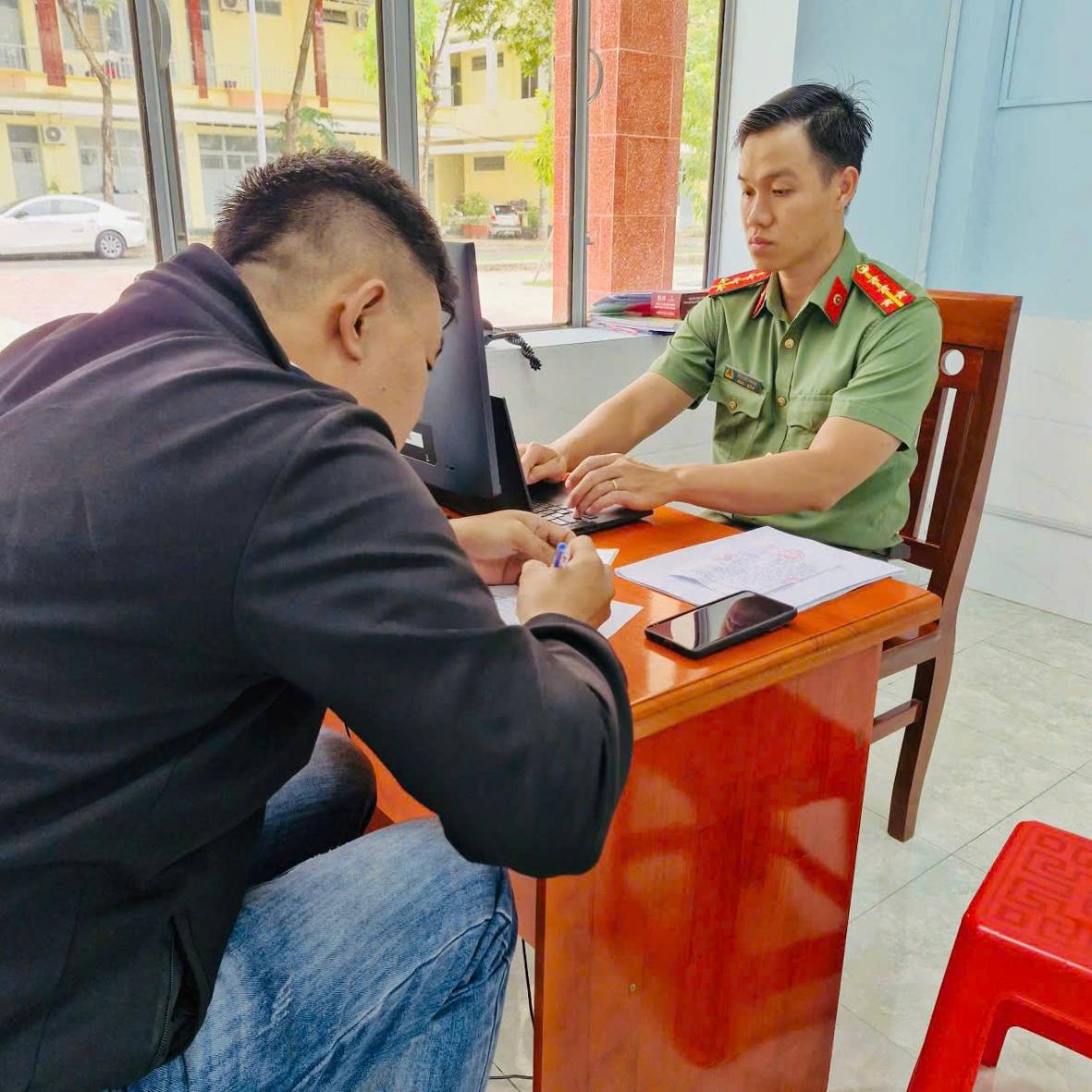 Lý do khiến một TikToker có 189.000 lượt theo dõi bị công an mời làm việc?- Ảnh 1. Lý do khiến một TikToker có 189.000 lượt theo dõi bị công an mời làm việc?- Ảnh 1.