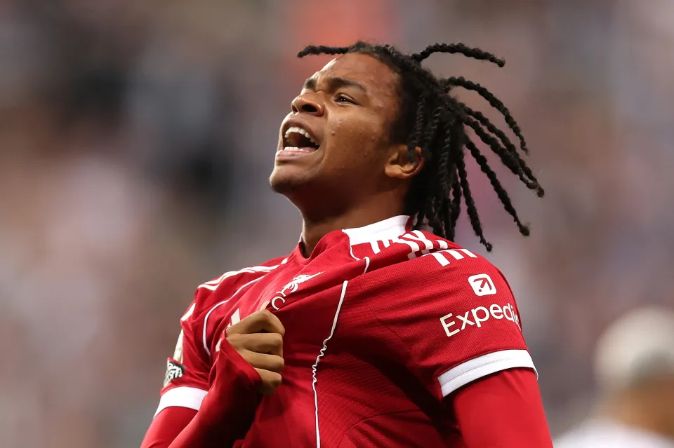 Không thể bỏ lỡ: Màn so tài của thần đồng Arsenal và siêu sao Liverpool - Ảnh 2. Không thể bỏ lỡ: Màn so tài của thần đồng Arsenal và siêu sao Liverpool - Ảnh 2.