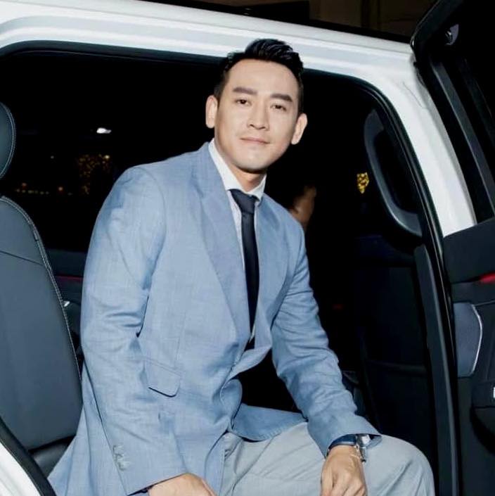 Nam thần đình đám showbiz vai Thiếu tá quân y trong "Mưa đỏ", U50 vẫn độc thân vì lý do đặc biệt- Ảnh 6. Nam thần đình đám showbiz vai Thiếu tá quân y trong "Mưa đỏ", U50 vẫn độc thân vì lý do đặc biệt- Ảnh 6.
