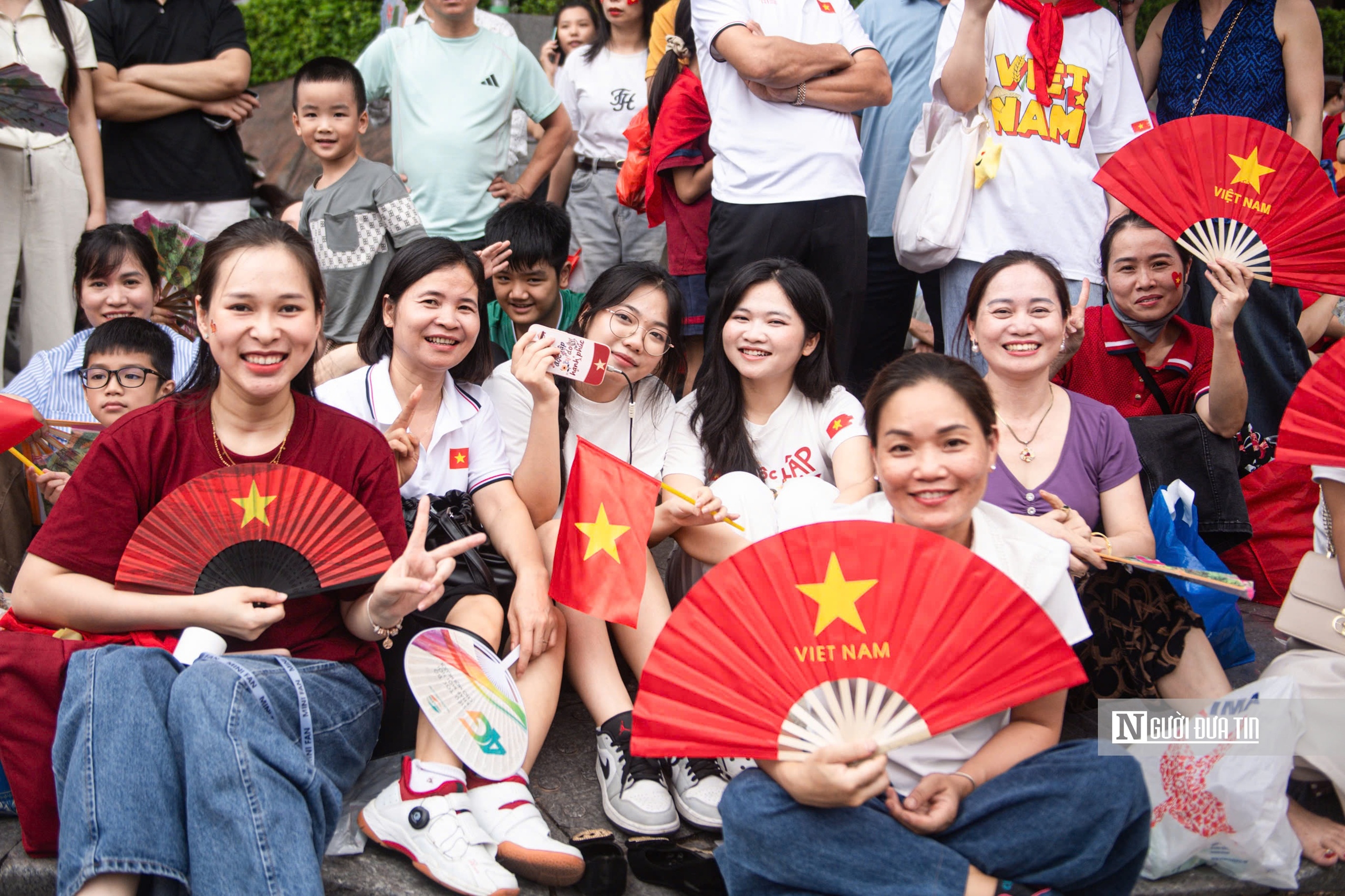 Tặng 100.000 đồng/người cho toàn dân ăn Tết Độc lập - Ảnh 1.
