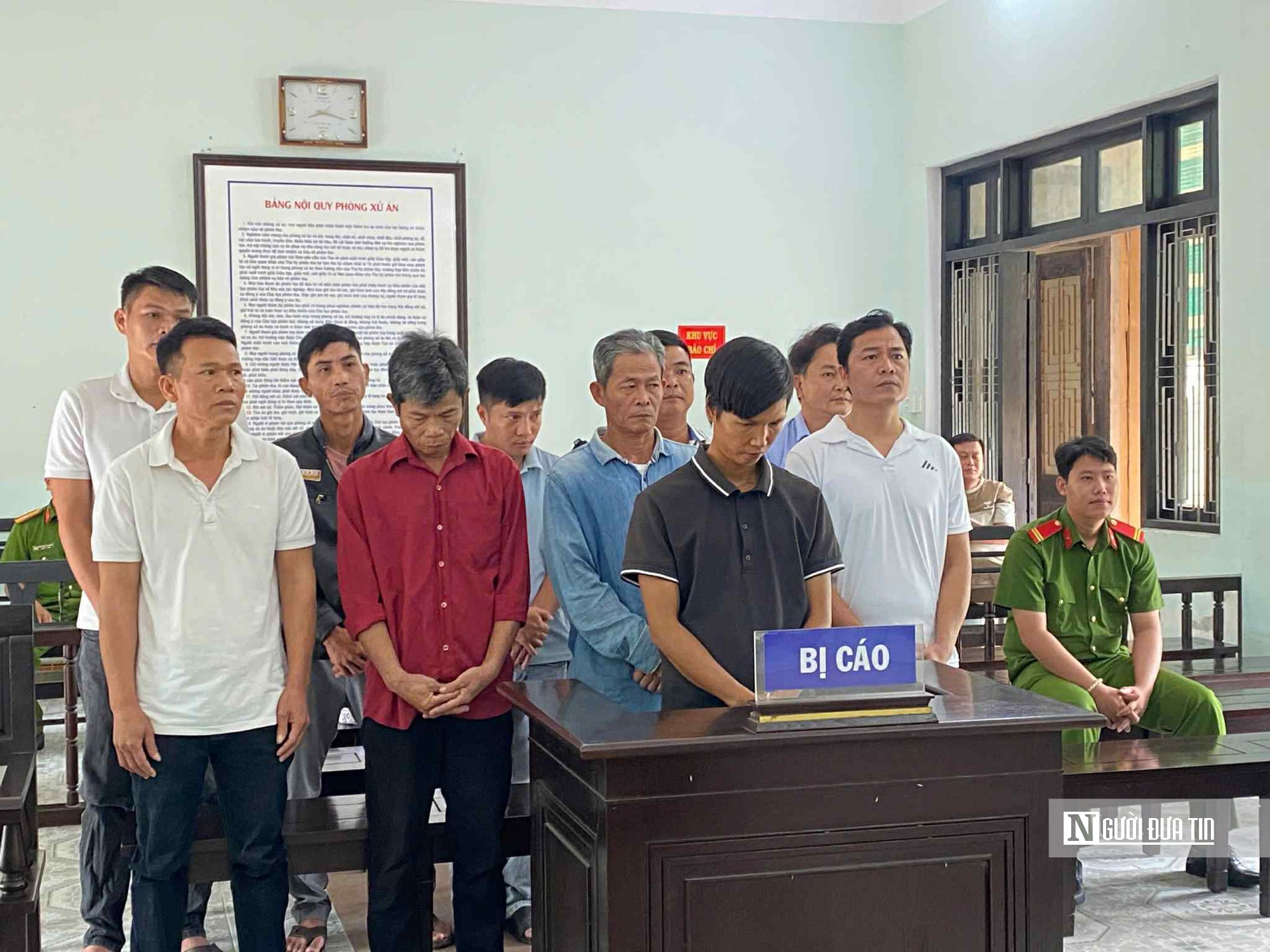 Đánh bạc và tổ chức đánh bạc, 10 đối tượng ở Huế lĩnh án- Ảnh 1. Đánh bạc và tổ chức đánh bạc, 10 đối tượng ở Huế lĩnh án- Ảnh 1.
