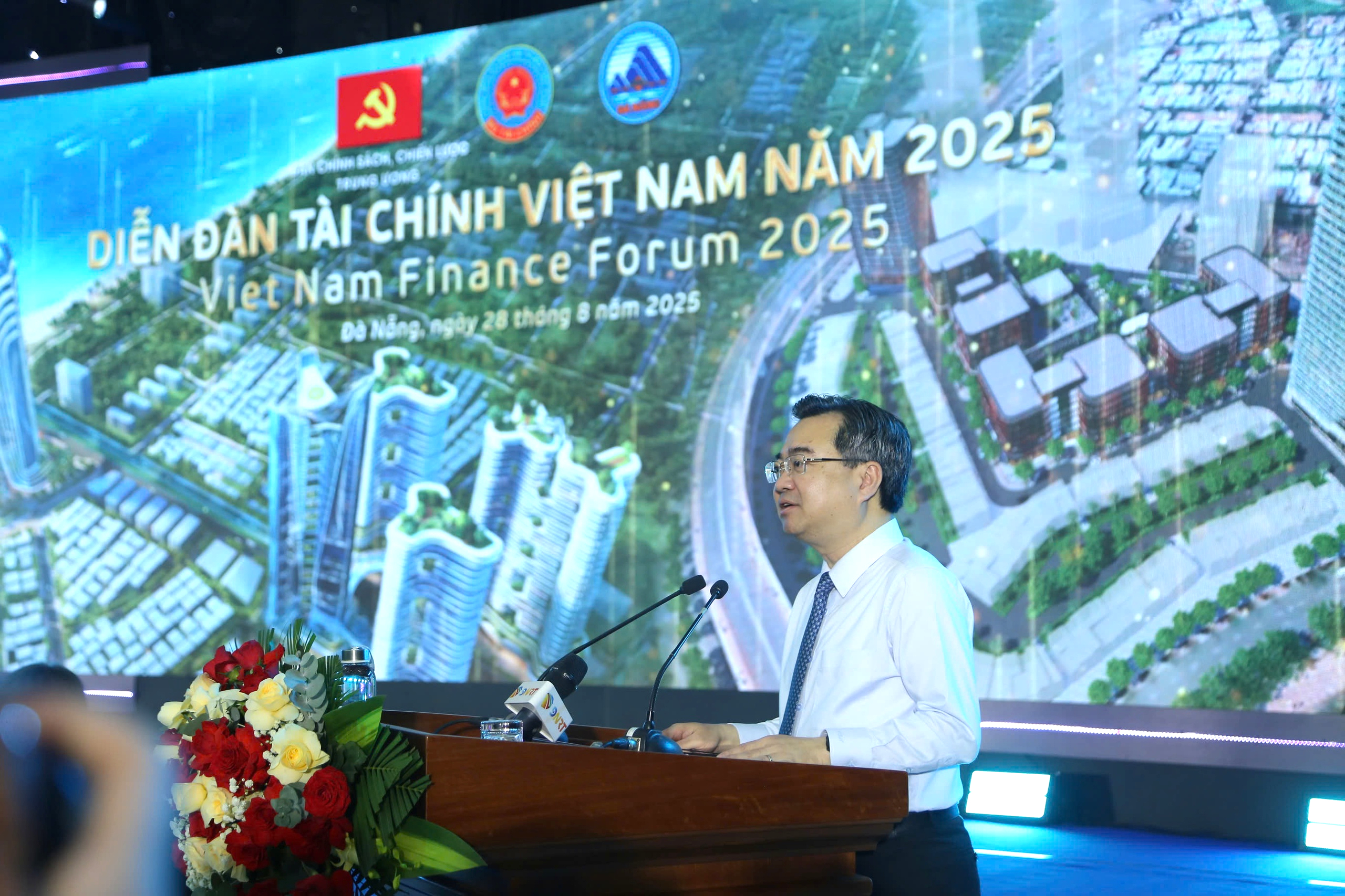 Đà Nẵng chuẩn bị hành lang pháp lý cho Trung tâm tài chính quốc tế- Ảnh 1. Đà Nẵng chuẩn bị hành lang pháp lý cho Trung tâm tài chính quốc tế- Ảnh 1.
