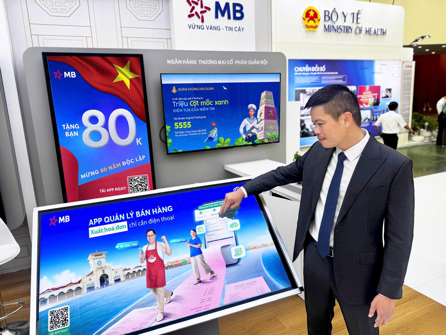 MB tham gia Triển lãm Thành tựu đất nước A80 – Khẳng định mục tiêu đồng hành phát triển cùng quốc gia- Ảnh 1. MB tham gia Triển lãm Thành tựu đất nước A80 – Khẳng định mục tiêu đồng hành phát triển cùng quốc gia- Ảnh 1.
