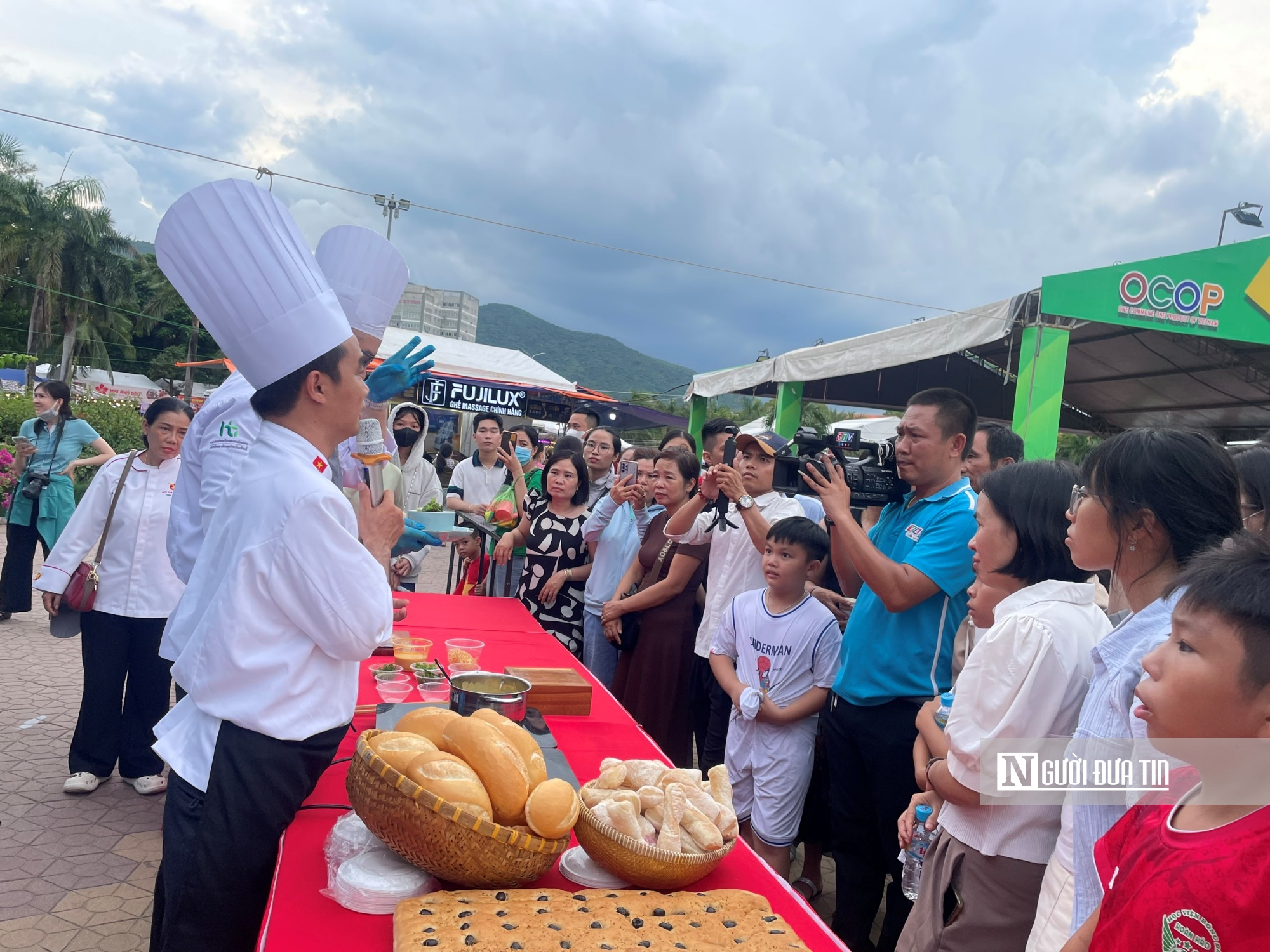 Gia Lai: Đặc sắc màn biểu diễn phi lê cá ngừ đại dương thu hút đông đảo du khách- Ảnh 8.