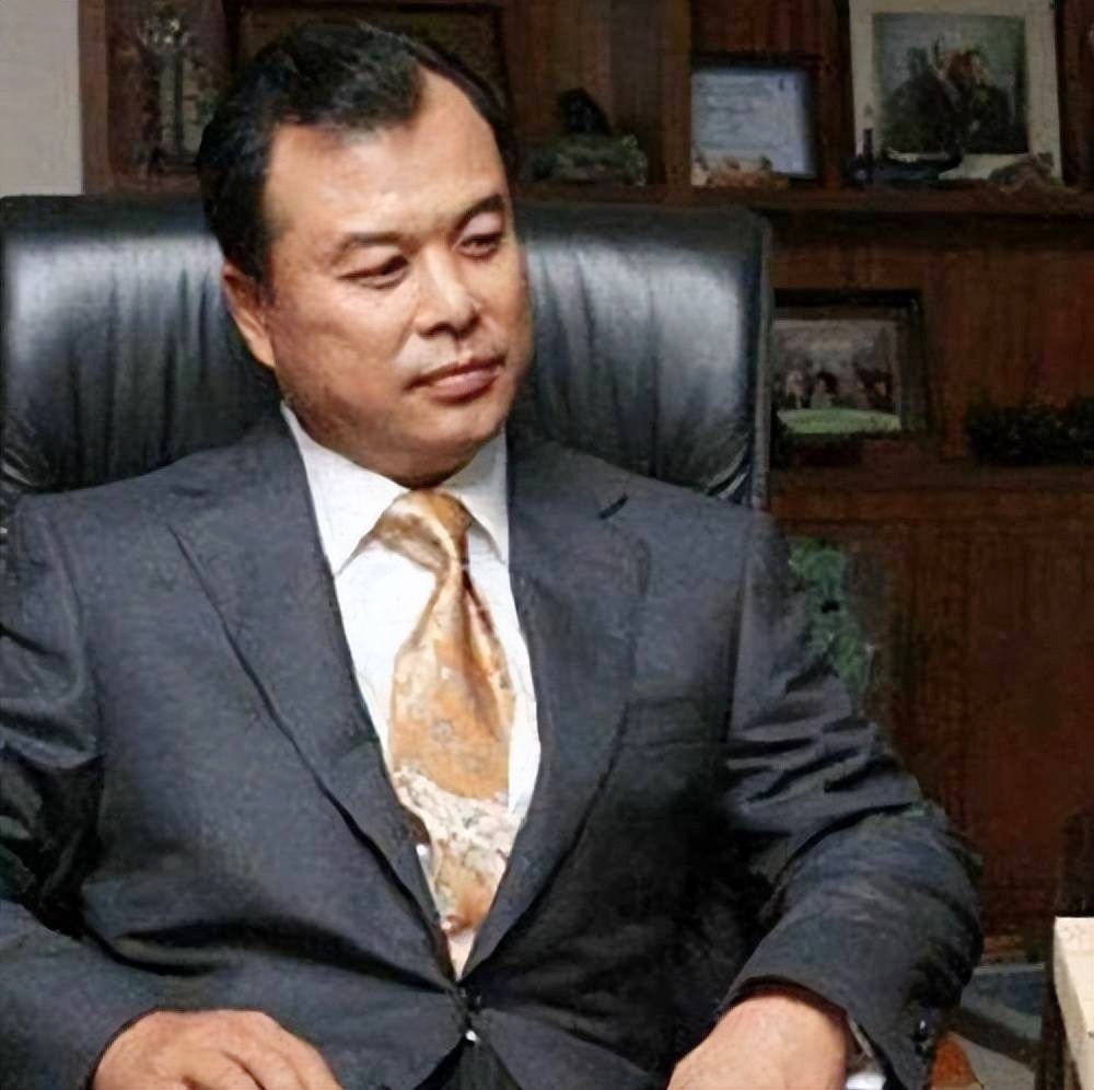 "Mỹ nhân đẹp nhất Hoàn Châu Cách Cách": Tuổi 51 vẫn còng lưng trả nợ 4.000 tỷ cho chồng tỷ phú- Ảnh 6. "Mỹ nhân đẹp nhất Hoàn Châu Cách Cách": Tuổi 51 vẫn còng lưng trả nợ 4.000 tỷ cho chồng tỷ phú- Ảnh 6.