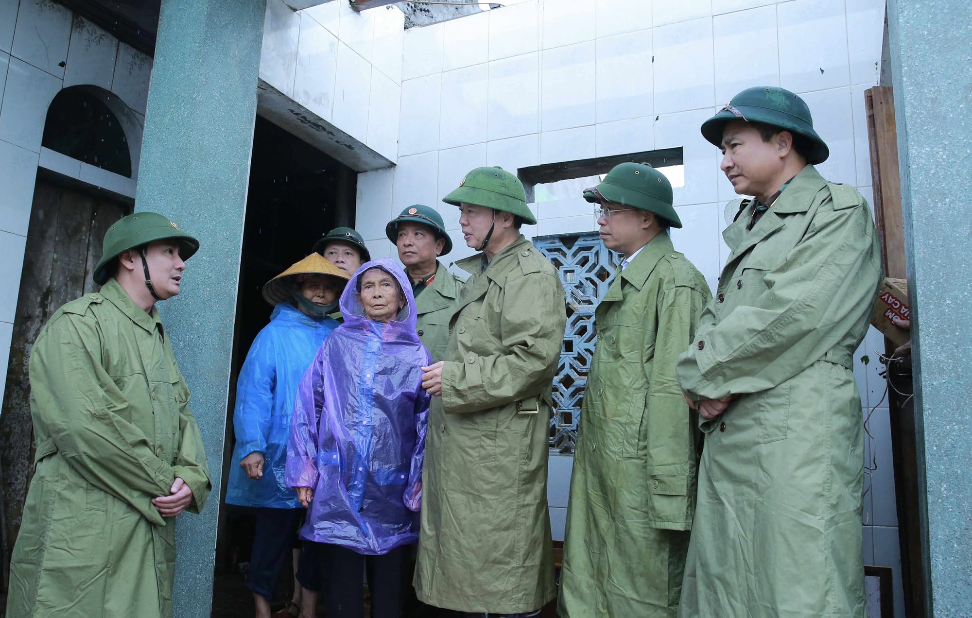 “Phụng sự nhân dân” vượt qua cơn bão lịch sử (cuối): Giông tố tàn phá, chính quyền dựng xây cuộc sống- Ảnh 2. “Phụng sự nhân dân” vượt qua cơn bão lịch sử (cuối): Giông tố tàn phá, chính quyền dựng xây cuộc sống- Ảnh 2.
