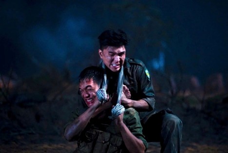 Gương mặt gây bất ngờ trong Mưa đỏ - "phản diện" chiếm trọn spotlight- Ảnh 4. Gương mặt gây bất ngờ trong Mưa đỏ - "phản diện" chiếm trọn spotlight- Ảnh 4.