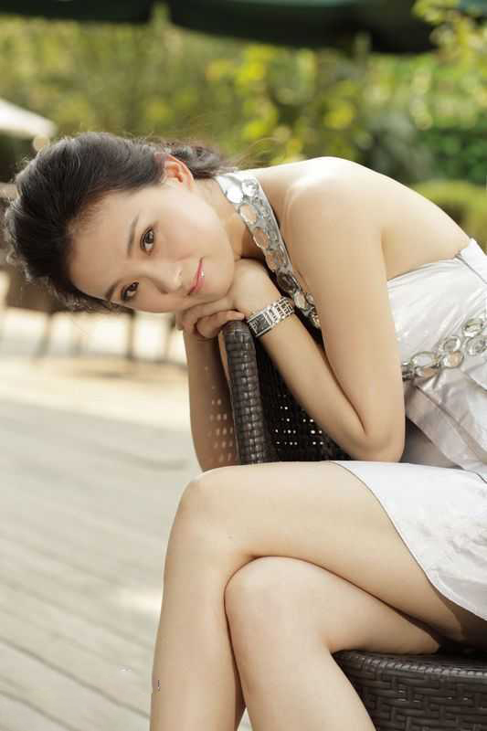 "Mỹ nhân đẹp nhất Hoàn Châu Cách Cách": Tuổi 51 vẫn còng lưng trả nợ 4.000 tỷ cho chồng tỷ phú- Ảnh 4. "Mỹ nhân đẹp nhất Hoàn Châu Cách Cách": Tuổi 51 vẫn còng lưng trả nợ 4.000 tỷ cho chồng tỷ phú- Ảnh 4.