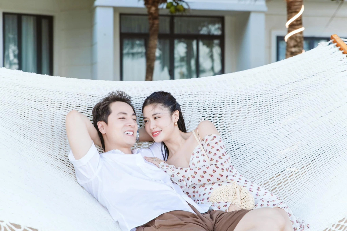 Nam ca sĩ từng mắc bệnh nghiêm trọng: Sở hữu biệt thự triệu đô, tuổi 42 có cuộc sống hôn nhân viên mãn- Ảnh 12. Nam ca sĩ từng mắc bệnh nghiêm trọng: Sở hữu biệt thự triệu đô, tuổi 42 có cuộc sống hôn nhân viên mãn- Ảnh 12.