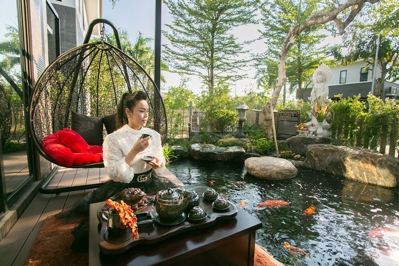 Mẹ đơn thân giàu có nhất nhì showbiz, bình yên viên mãn bên con gái nhỏ trong biệt thự bề thế- Ảnh 10. Mẹ đơn thân giàu có nhất nhì showbiz, bình yên viên mãn bên con gái nhỏ trong biệt thự bề thế- Ảnh 10.