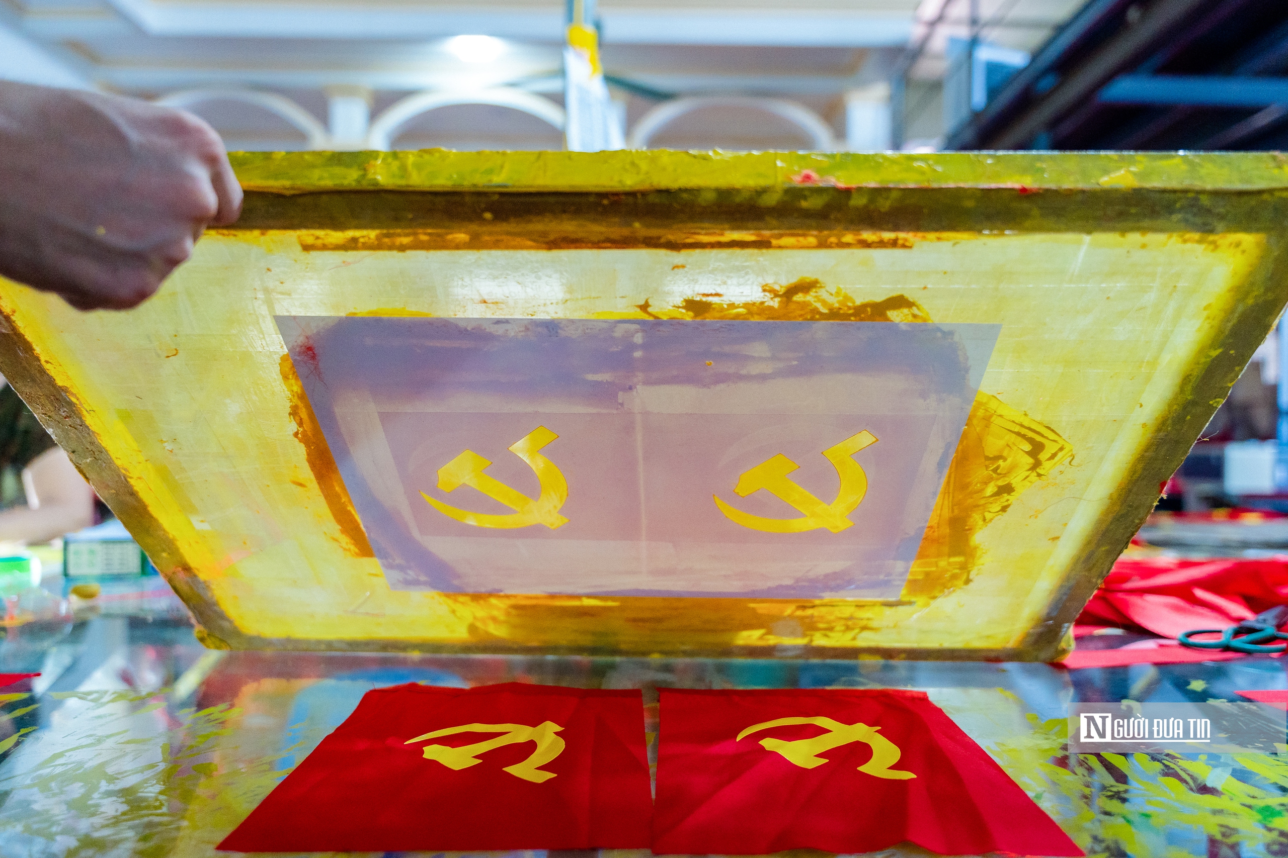 Hà Nội: Làng cờ truyền thống Từ Vân tất bật phục vụ dịp Quốc khánh 2/9- Ảnh 5. Hà Nội: Làng cờ truyền thống Từ Vân tất bật phục vụ dịp Quốc khánh 2/9- Ảnh 5.
