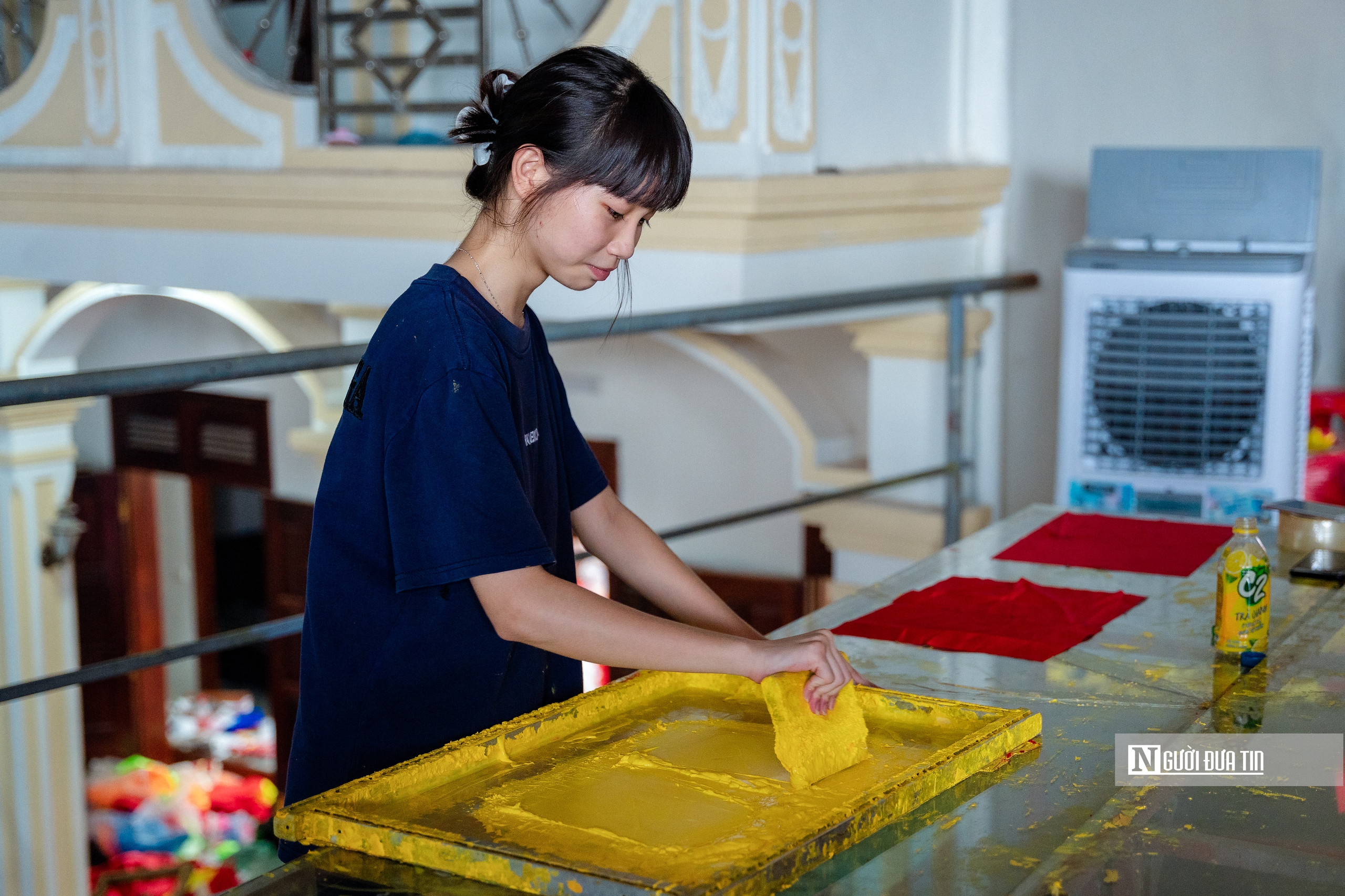 Hà Nội: Làng cờ truyền thống Từ Vân tất bật phục vụ dịp Quốc khánh 2/9- Ảnh 6. Hà Nội: Làng cờ truyền thống Từ Vân tất bật phục vụ dịp Quốc khánh 2/9- Ảnh 6.