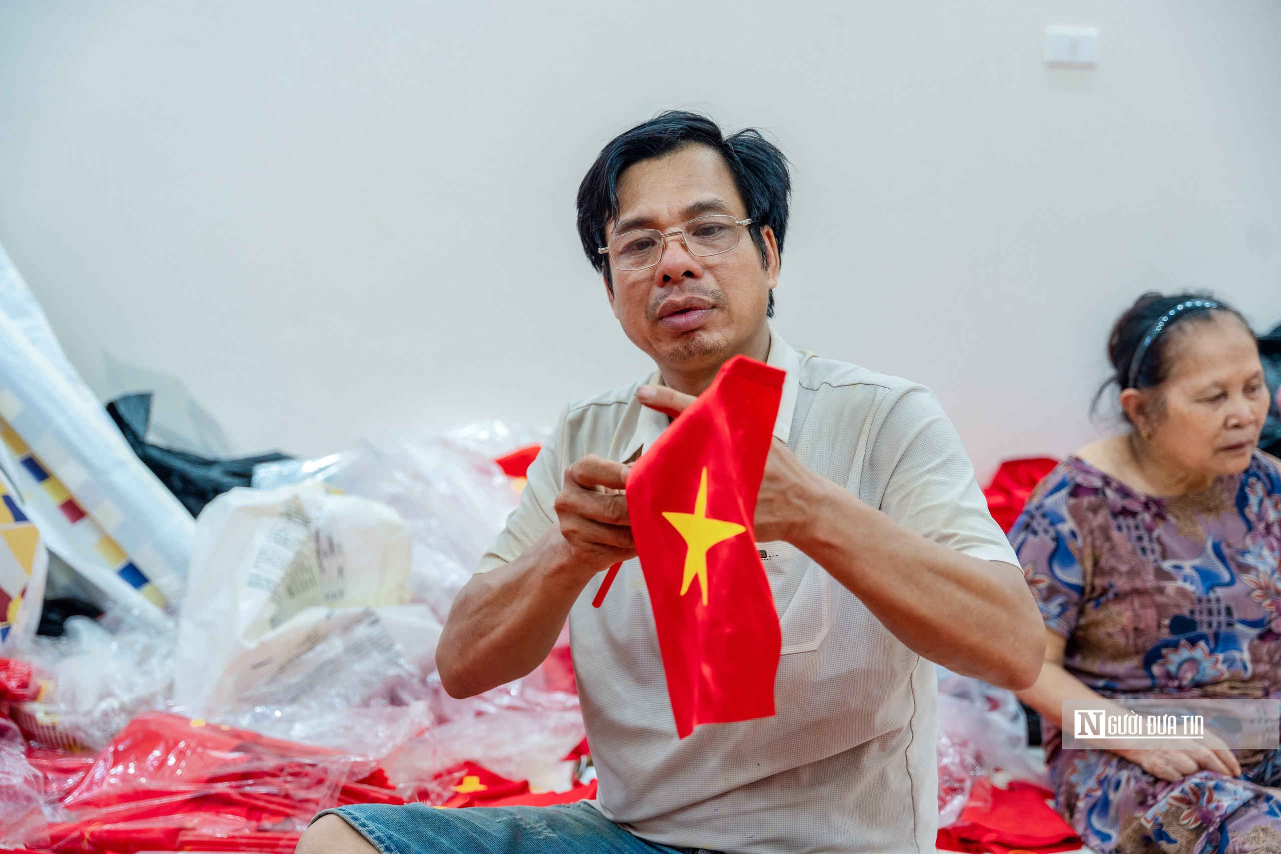 Hà Nội: Làng cờ truyền thống Từ Vân tất bật phục vụ dịp Quốc khánh 2/9- Ảnh 12. Hà Nội: Làng cờ truyền thống Từ Vân tất bật phục vụ dịp Quốc khánh 2/9- Ảnh 12.