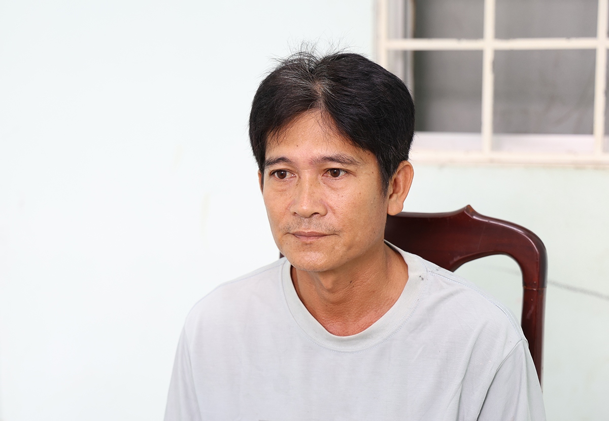 Bắt đối tượng làm giả sổ đỏ, lừa đảo 620 triệu đồng và 96 chỉ vàng- Ảnh 1. Bắt đối tượng làm giả sổ đỏ, lừa đảo 620 triệu đồng và 96 chỉ vàng- Ảnh 1.