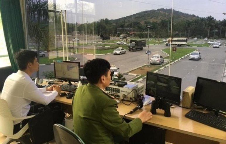 Vì sao hàng ngàn người đã đỗ kỳ thi sát hạch lái xe vẫn chưa được cấp bằng lái? - Ảnh 1.