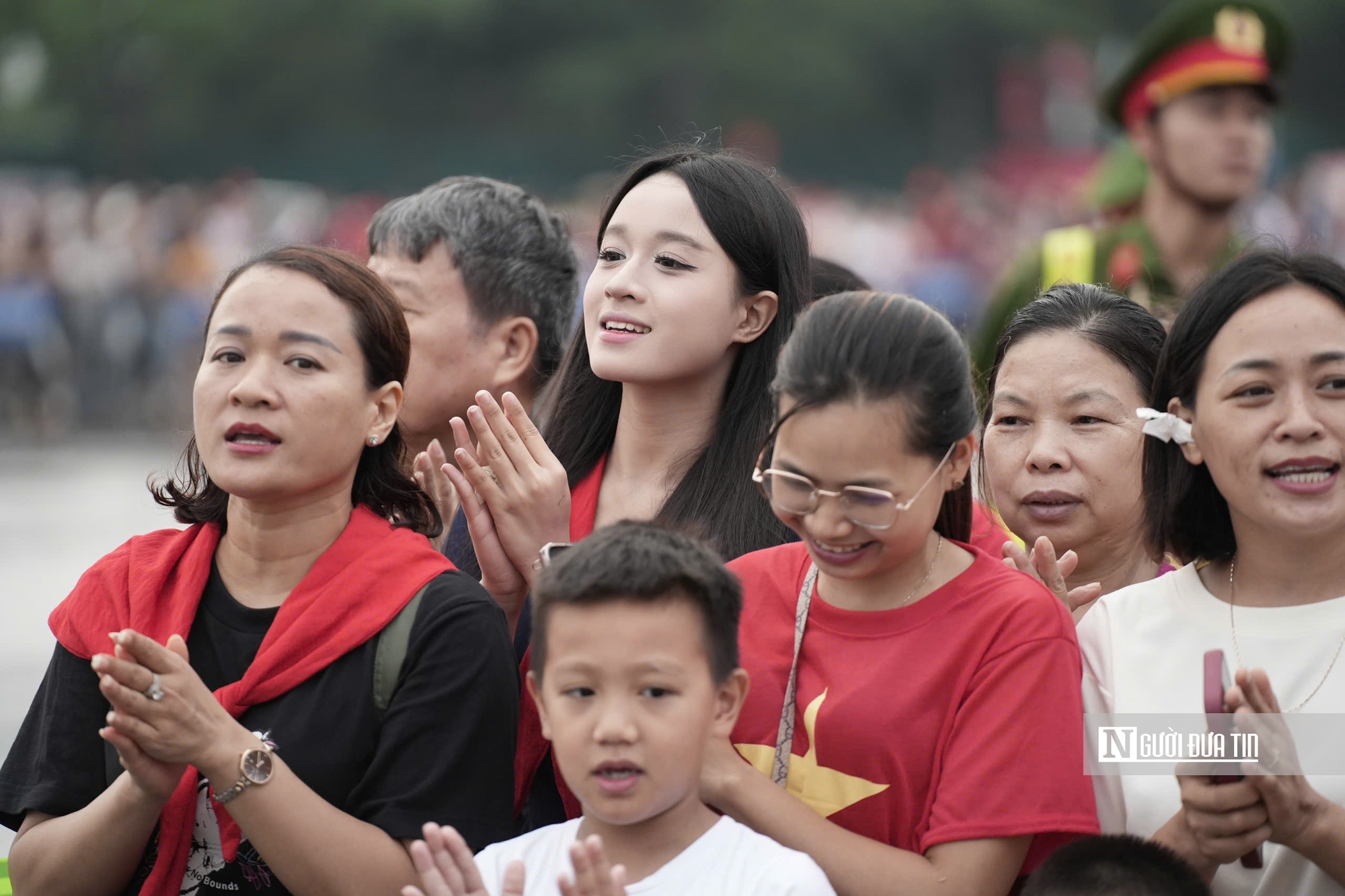 Hàng nghìn ánh mắt dõi theo pháo lễ vang rền tại tổng duyệt A80 - Ảnh 8.