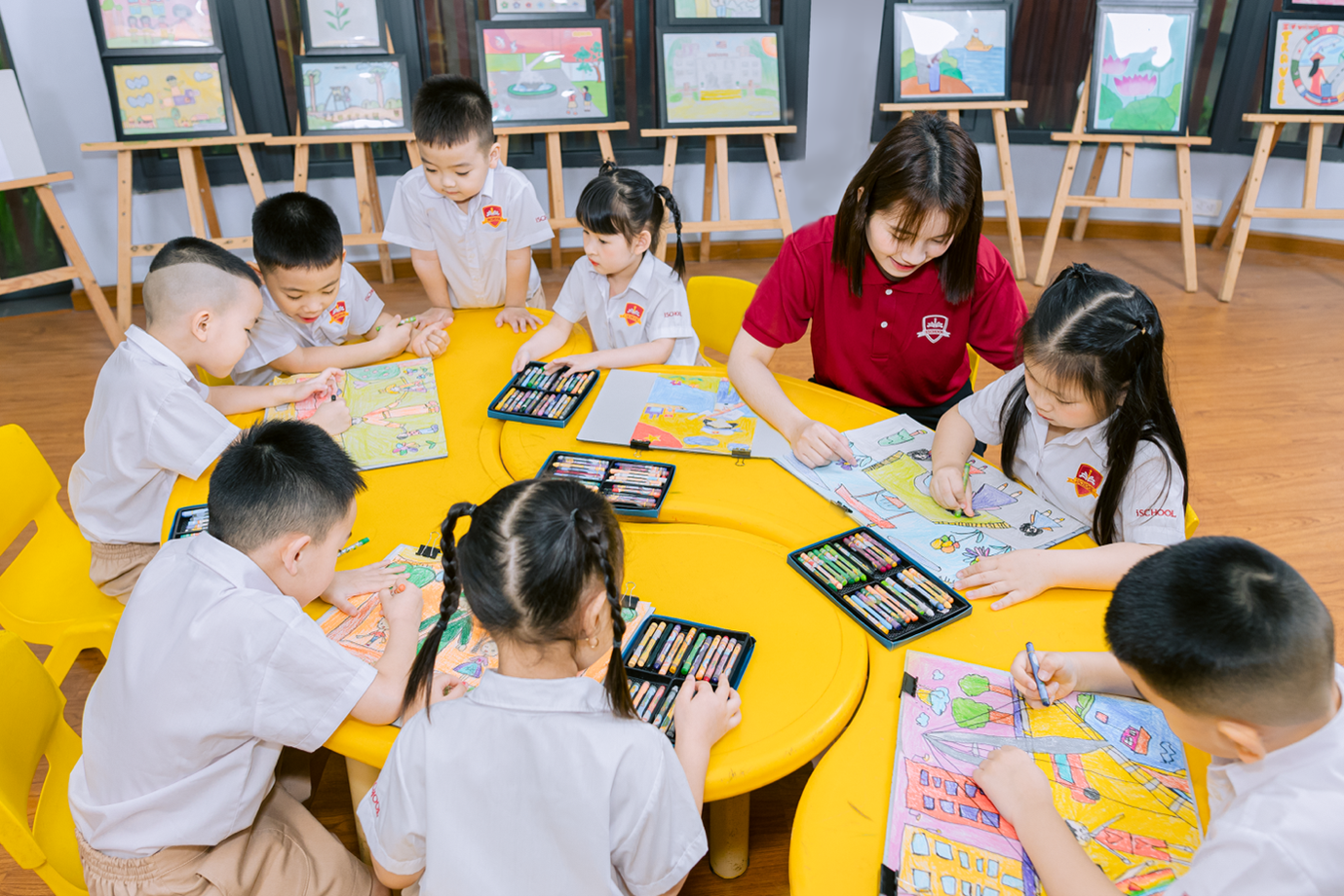 Học sinh Ischool Quảng Trị để lại dấu ấn trên hàng loạt cuộc thi quốc gia và quốc tế- Ảnh 1. Học sinh Ischool Quảng Trị để lại dấu ấn trên hàng loạt cuộc thi quốc gia và quốc tế- Ảnh 1.