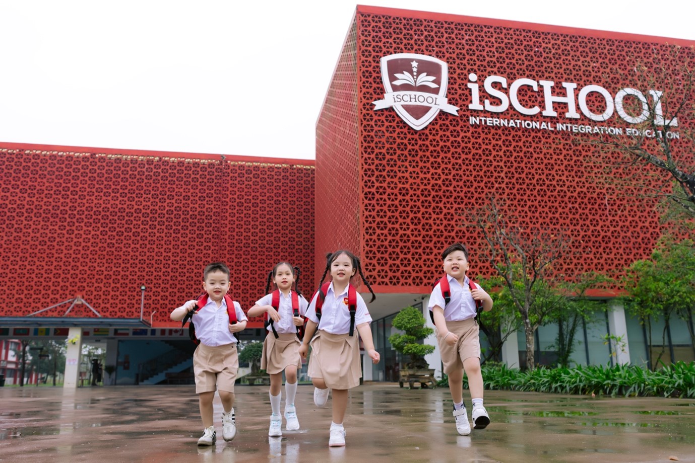 Học sinh Ischool Quảng Trị để lại dấu ấn trên hàng loạt cuộc thi quốc gia và quốc tế- Ảnh 4. Học sinh Ischool Quảng Trị để lại dấu ấn trên hàng loạt cuộc thi quốc gia và quốc tế- Ảnh 4.