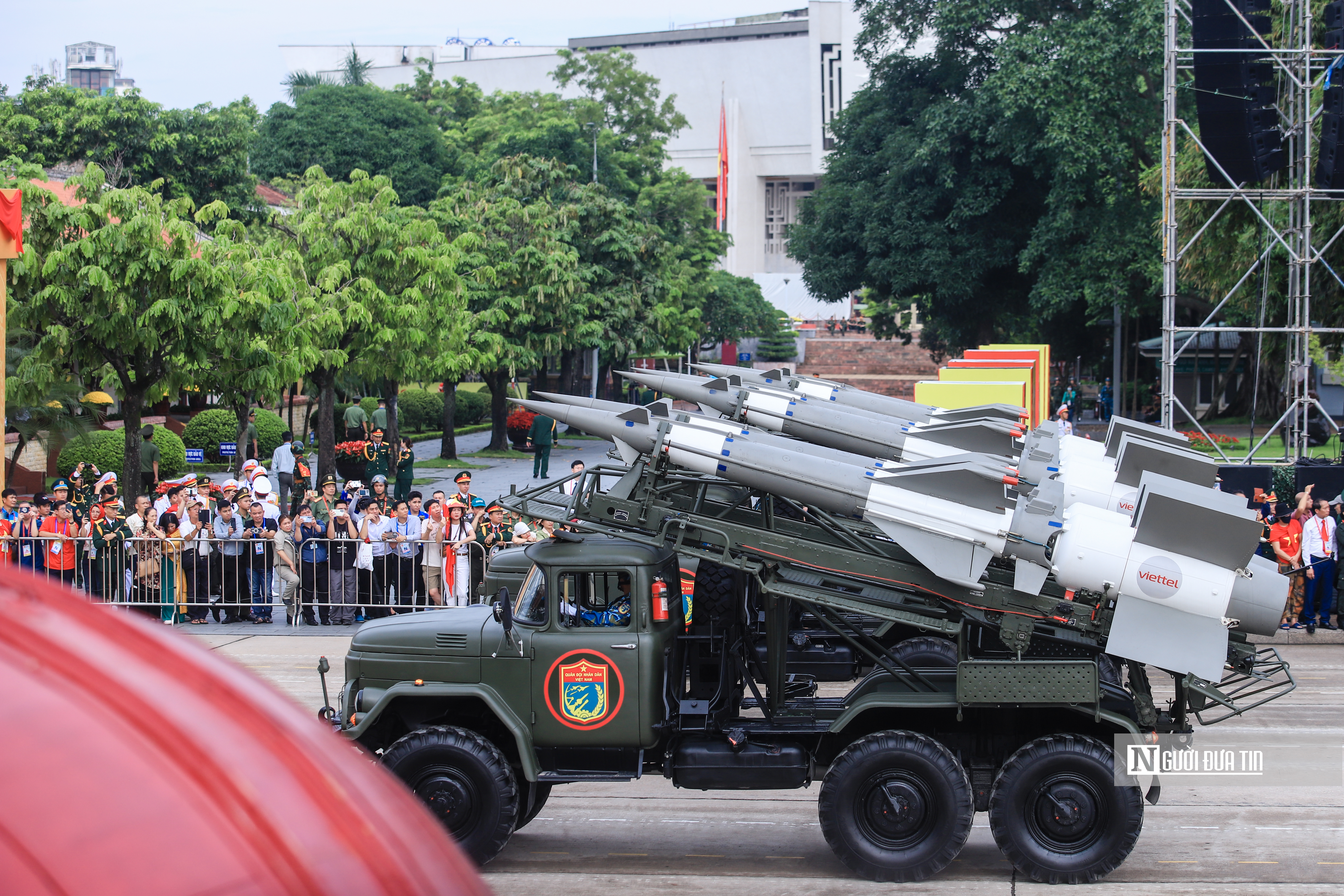 Video: Cận cảnh tổ hợp tên lửa đạn đạo Scud-B và dàn khí tài "khủng" tại tổng duyệt A80- Ảnh 11. Video: Cận cảnh tổ hợp tên lửa đạn đạo Scud-B và dàn khí tài "khủng" tại tổng duyệt A80- Ảnh 11.