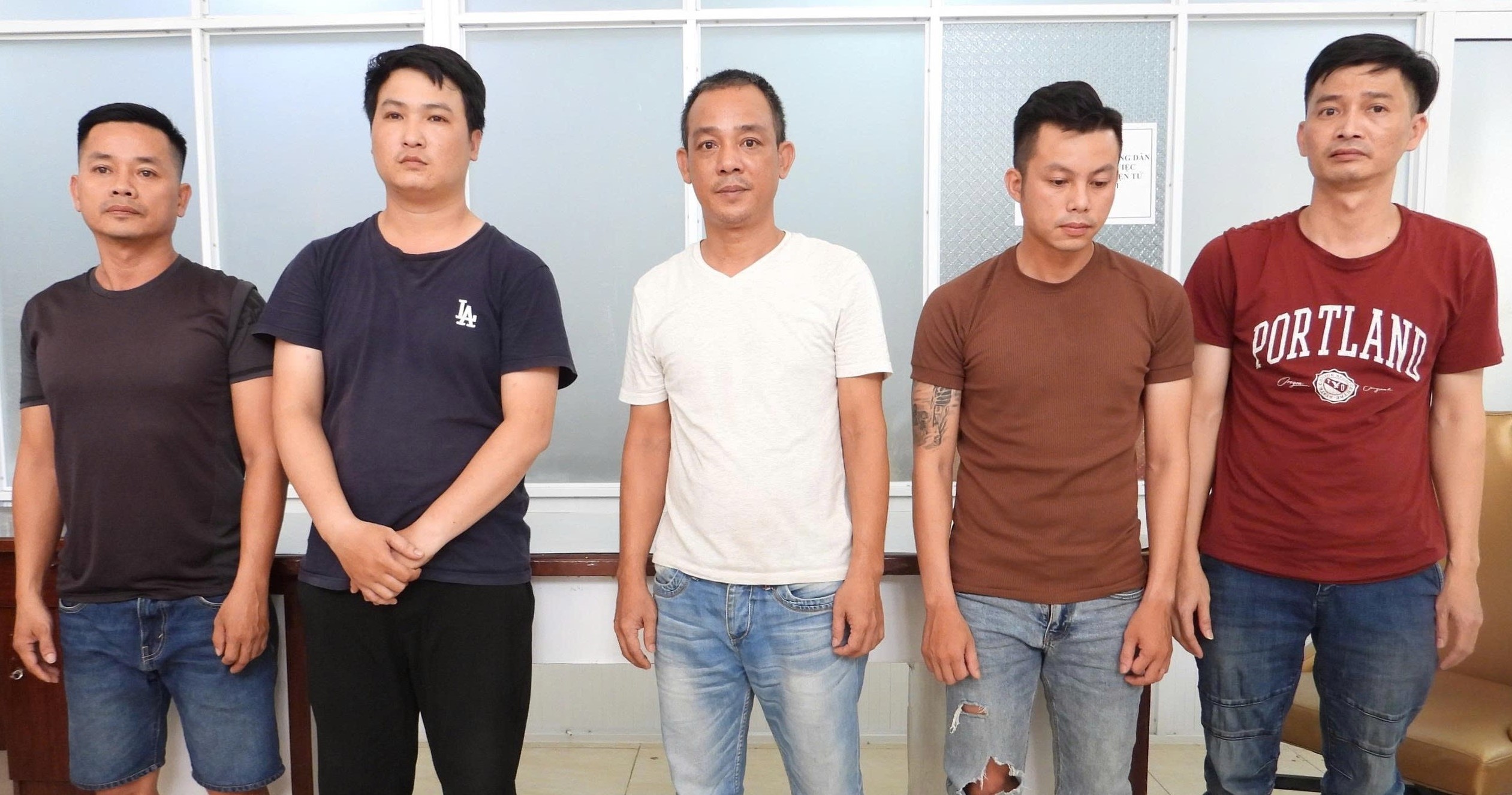 Đà Nẵng truy tìm nghi phạm trong đường dây cá độ bóng đá 100 tỷ đồng- Ảnh 3.