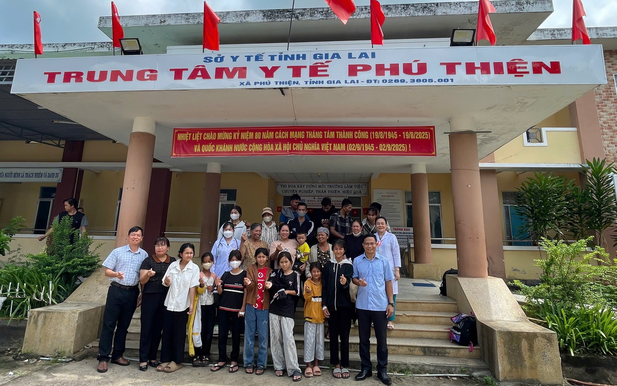 Vụ ngộ độc thực phẩm tại Gia Lai: Đình chỉ hoạt động cơ sở nấu tiệc, xử phạt 35 triệu đồng- Ảnh 3. Vụ ngộ độc thực phẩm tại Gia Lai: Đình chỉ hoạt động cơ sở nấu tiệc, xử phạt 35 triệu đồng- Ảnh 3.