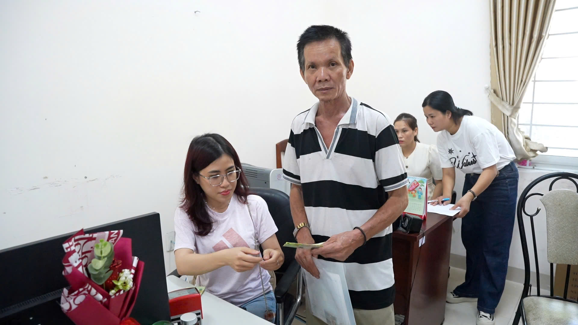 Người dân Gia Lai bày tỏ niềm vui bất ngờ khi được nhận quà dịp 2/9- Ảnh 2. Người dân Gia Lai bày tỏ niềm vui bất ngờ khi được nhận quà dịp 2/9- Ảnh 2.