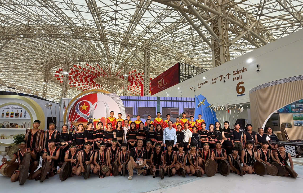 Triển lãm "Gia Lai 80 năm đồng hành cùng đất nước - vững bước vươn xa"- Ảnh 4. Triển lãm "Gia Lai 80 năm đồng hành cùng đất nước - vững bước vươn xa"- Ảnh 4.