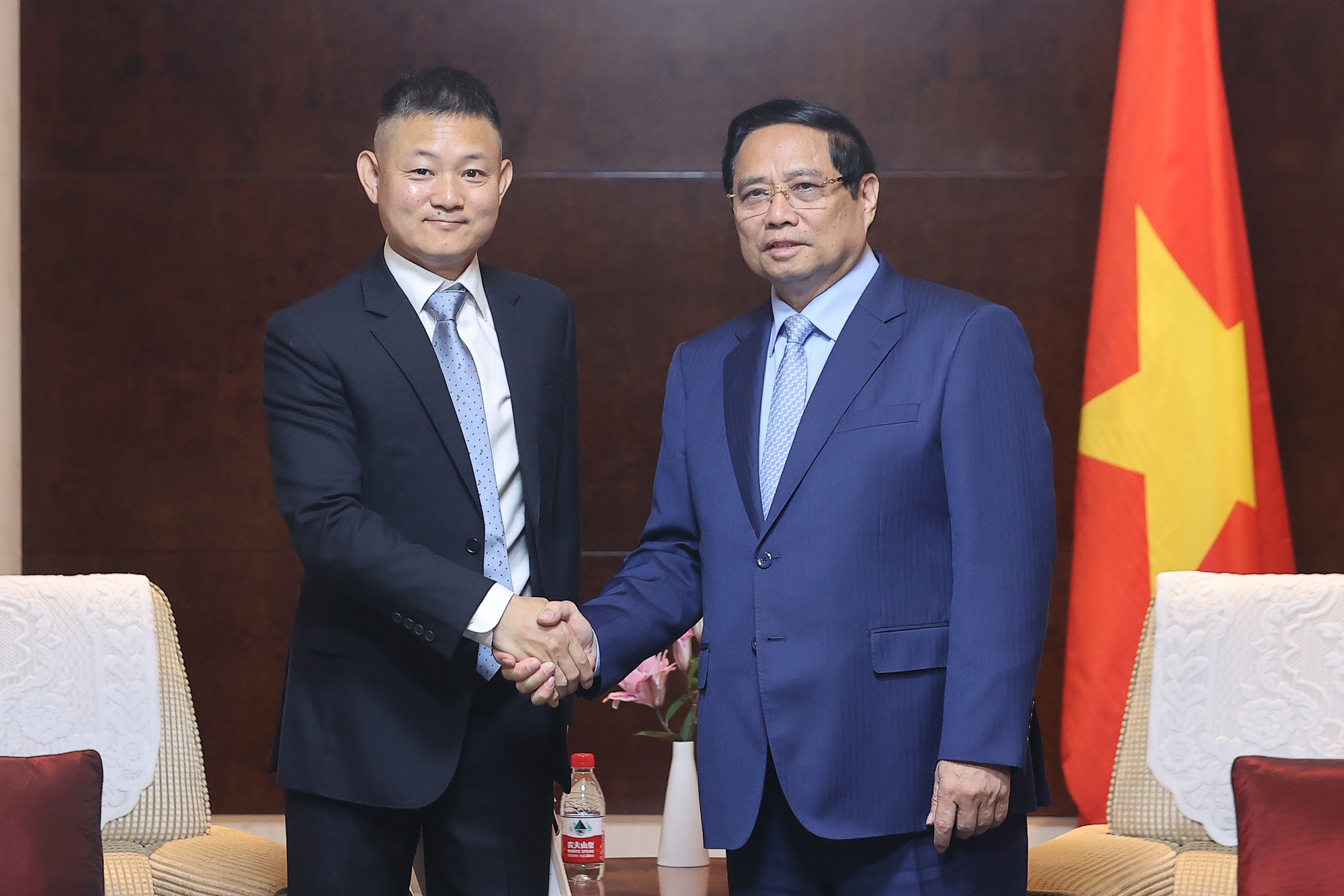 Thủ tướng tiếp lãnh đạo các tập đoàn hàng đầu Trung Quốc muốn mở rộng đầu tư, hợp tác tại Việt Nam- Ảnh 3. Thủ tướng tiếp lãnh đạo các tập đoàn Trung Quốc muốn mở rộng đầu tư tại Việt Nam - Ảnh 3.