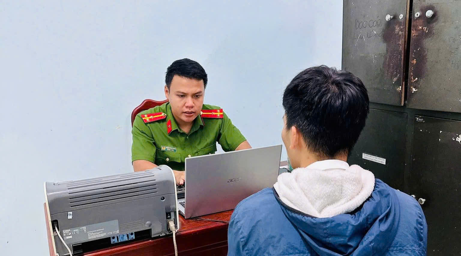 Đồng Nai kịp thời ngăn chặn người dân chuyển tiền cho đối tượng lừa đảo - Ảnh 1.