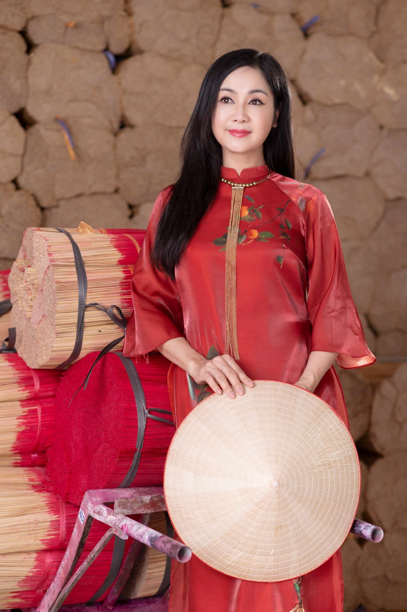 NSND Thu Hà: Mỹ nhân cổ trang đẹp nhất Việt Nam - Ảnh 10.