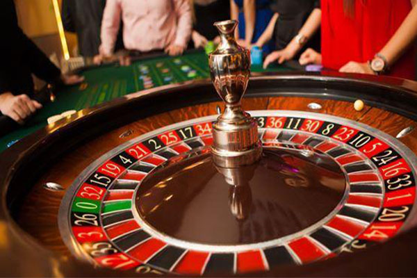 Bộ Tài chính đề xuất người Việt muốn vào chơi tại casino phải mua vé 2,5 triệu đồng/ngày - Ảnh 1.