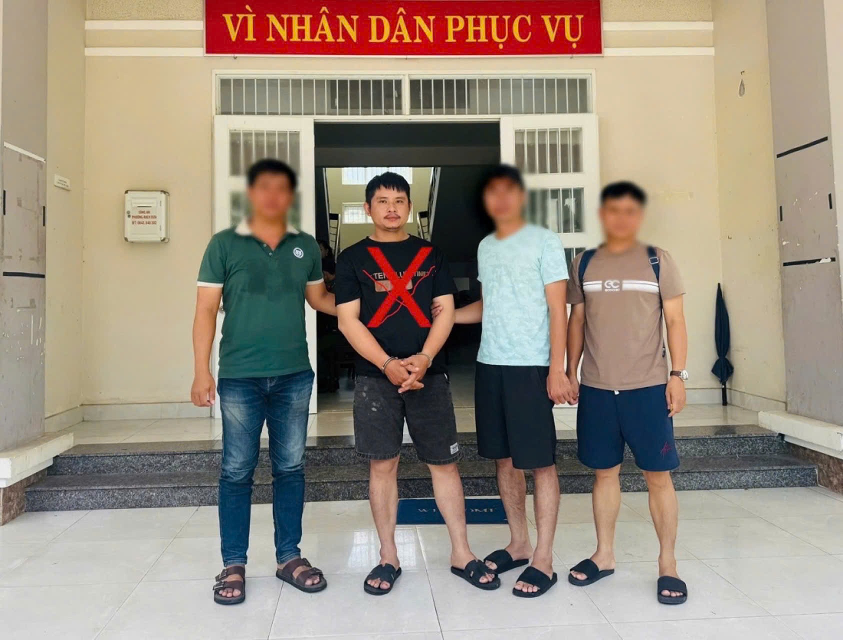 Bắt kẻ truy nã đặc biệt nguy hiểm đột nhập nhà giám đốc trộm tài sản hơn 2 tỷ đồng- Ảnh 1. Bắt kẻ truy nã đặc biệt nguy hiểm đột nhập nhà giám đốc trộm tài sản hơn 2 tỷ đồng- Ảnh 1.