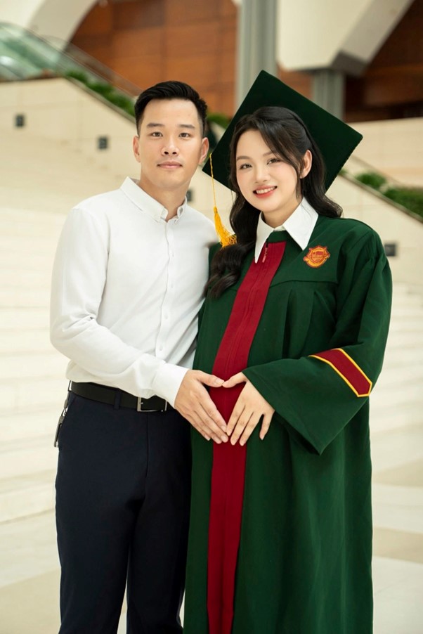 Cựu VĐV bóng chuyền Thu Hoài rạng ngời đón niềm vui học tập trước thêm "vỡ chum" - Ảnh 7.