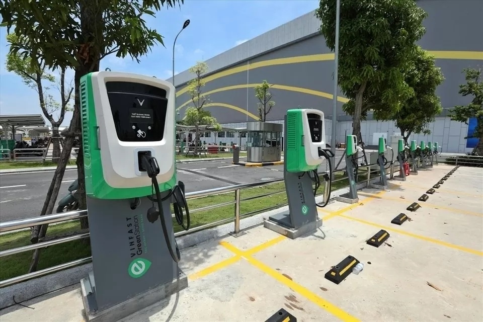 Việt Nam sẽ quản lý chặt trụ sạc xe điện - Ảnh 2.