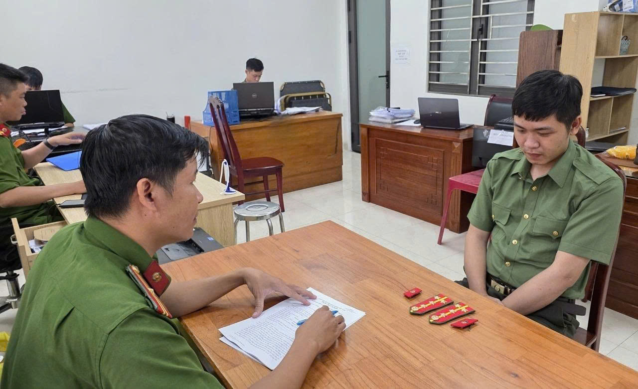 Đà Nẵng: Giả danh công an lừa hàng trăm triệu đồng- Ảnh 2. Đà Nẵng: Giả danh công an lừa hàng trăm triệu đồng- Ảnh 2.