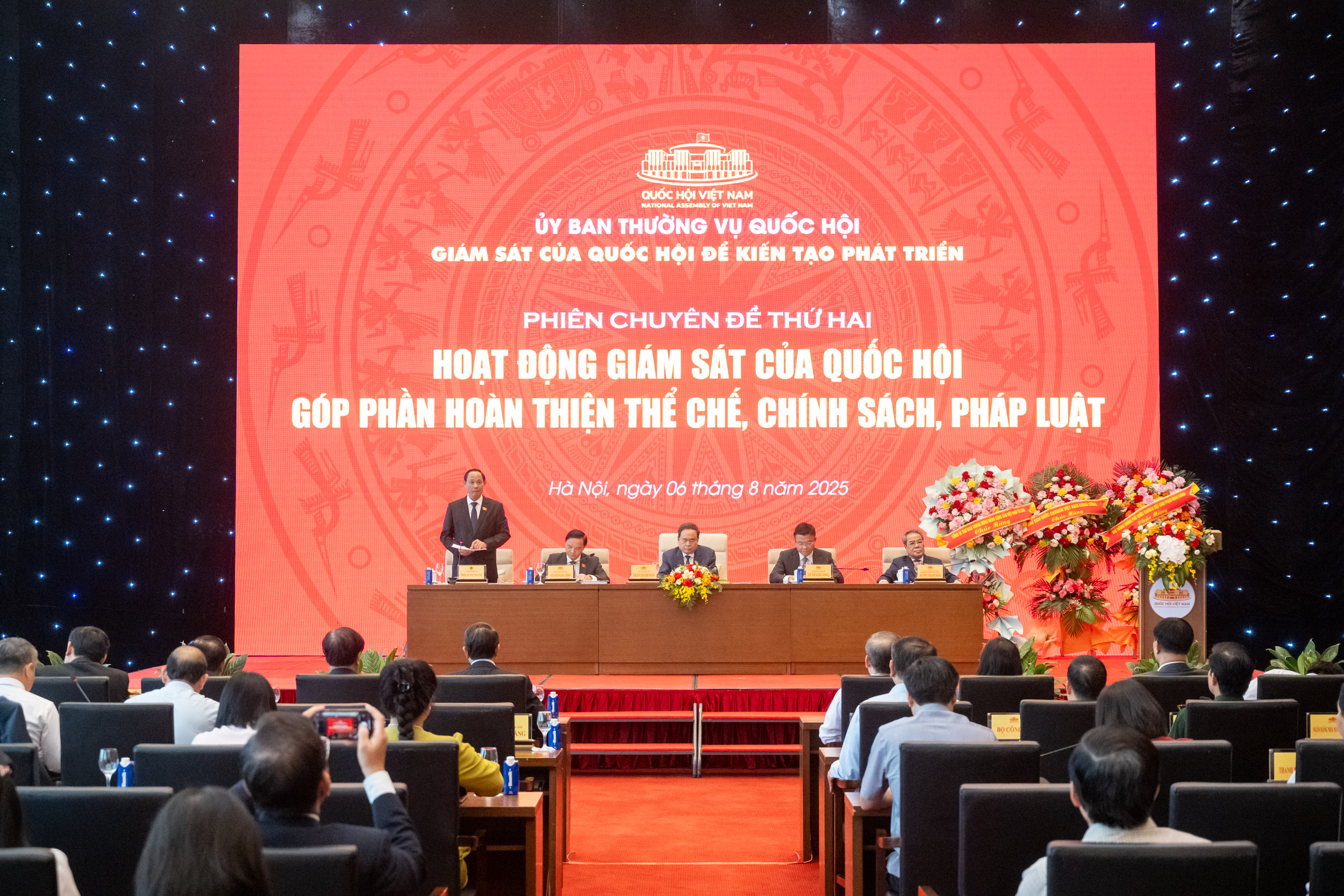 Quốc hội cùng với Chính phủ đồng hành kiến tạo, tháo gỡ điểm nghẽn- Ảnh 2.