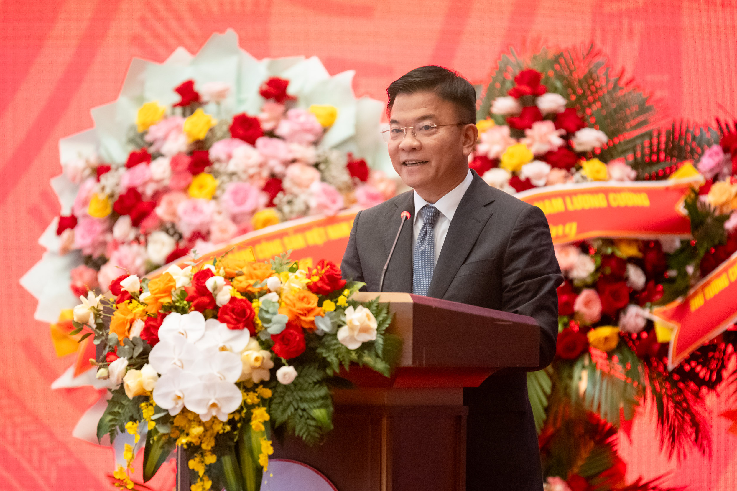 Quốc hội cùng với Chính phủ đồng hành kiến tạo, tháo gỡ điểm nghẽn- Ảnh 1.