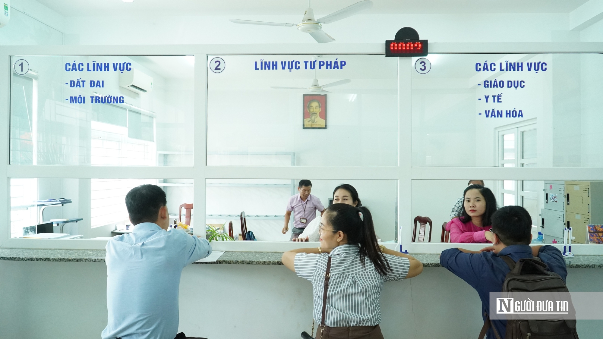 Lâm Đồng rà soát các xã, phường, đặc khu bố trí cán bộ, công chức chưa đúng chuyên môn - Ảnh 1.