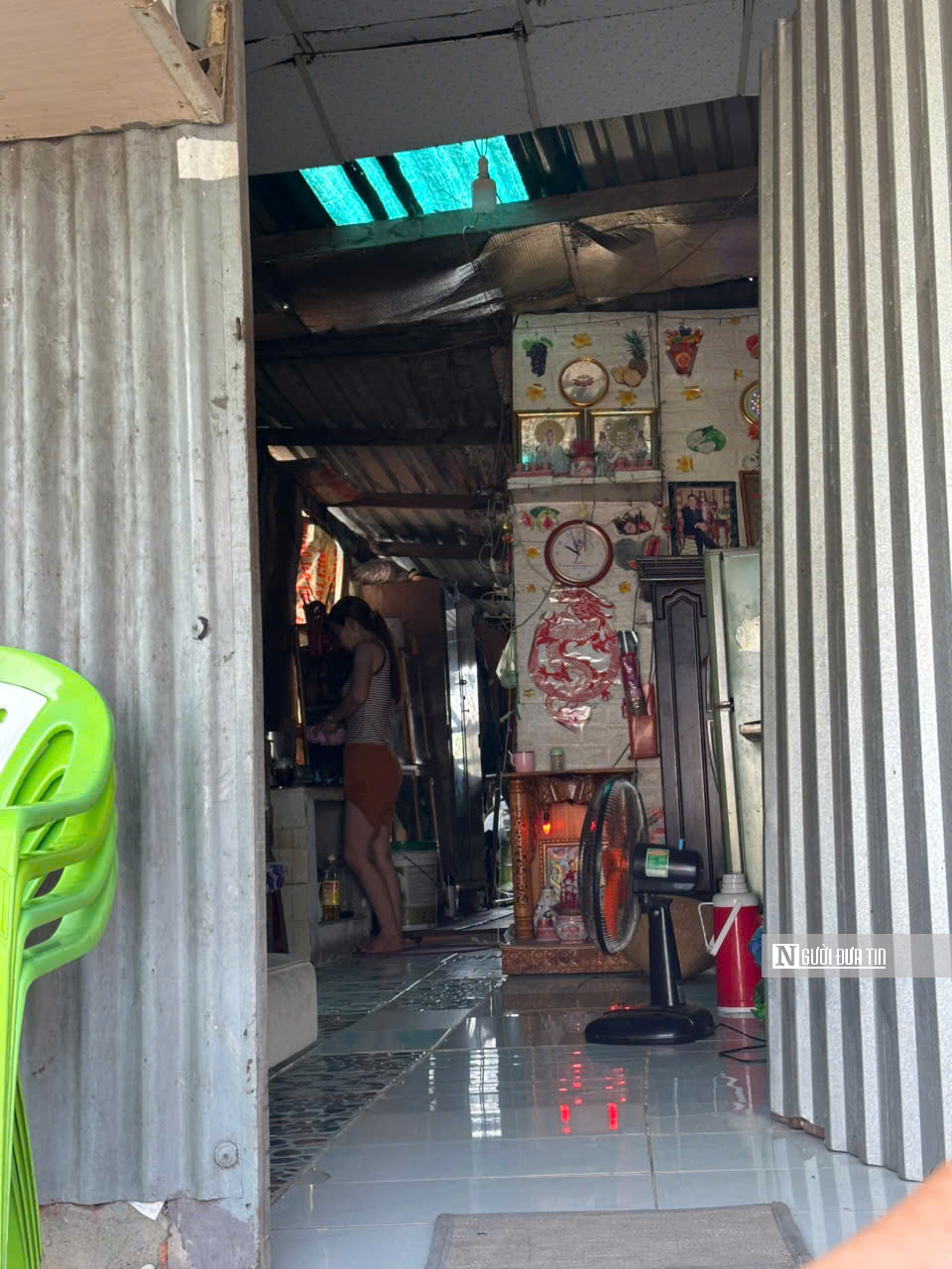 Cận cảnh cuộc sống tạm bợ của người dân ở bờ Bắc Kênh Đôi Tp.HCM trước ngày "thay áo mới" - Ảnh 2.