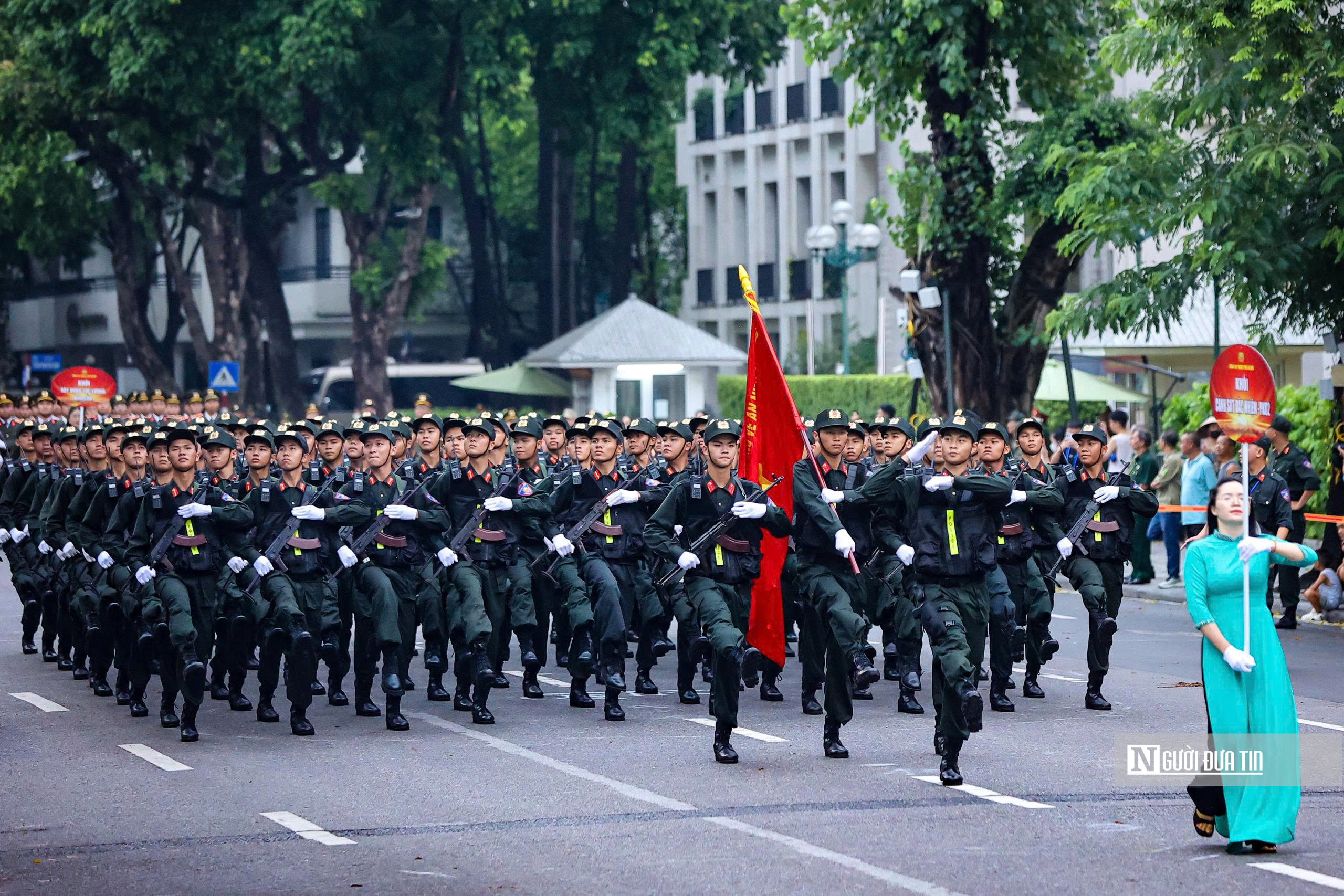 Công an Hà Nội sơ duyệt diễu binh chào mừng kỷ niệm 80 năm Cách mạng Tháng Tám- Ảnh 6. Công an Hà Nội sơ duyệt diễu binh chào mừng kỷ niệm 80 năm Cách mạng Tháng Tám- Ảnh 6.