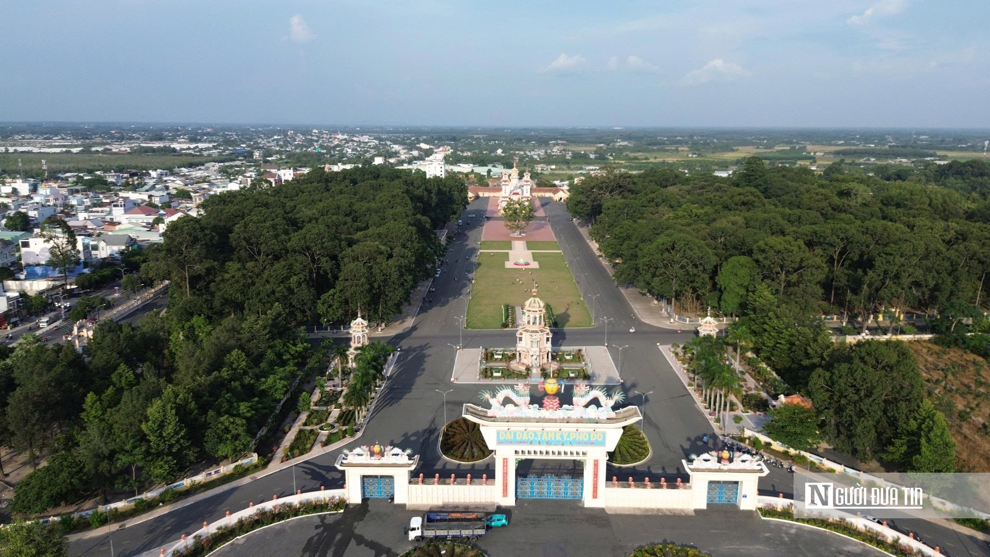 Những “du khách” đặc biệt giữa rừng Tòa Thánh Tây Ninh- Ảnh 1.