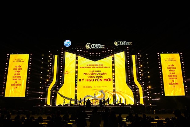 Thành phố Thiên niên kỷ T&T City Millennia bừng sáng trước đại nhạc hội - Ảnh 6.