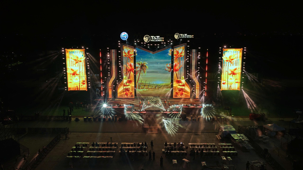 Thành phố Thiên niên kỷ T&T City Millennia bừng sáng trước đại nhạc hội - Ảnh 7.