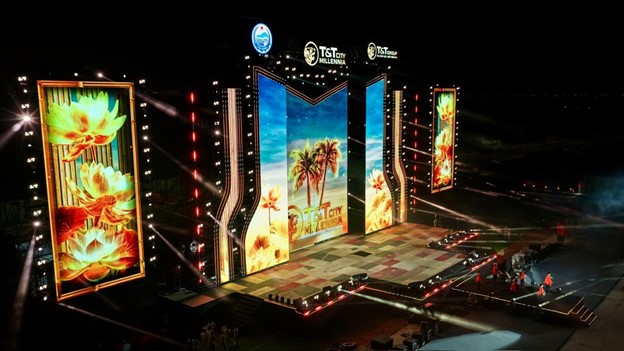 Thành phố Thiên niên kỷ T&T City Millennia bừng sáng trước đại nhạc hội - Ảnh 8.
