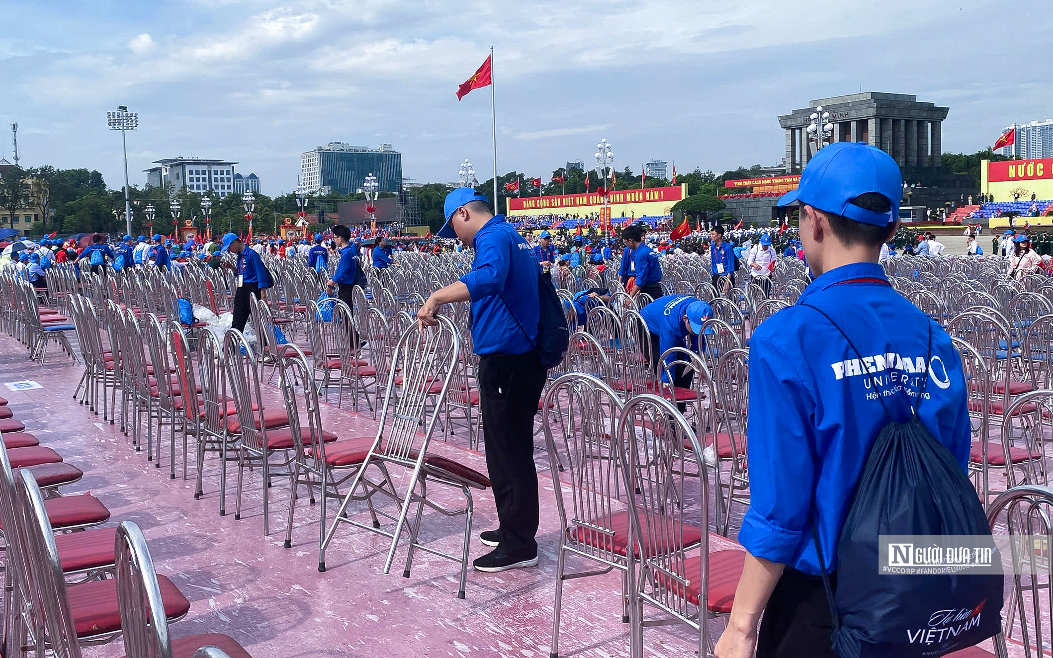 Lực lượng tình nguyện Thủ đô tích cực hỗ trợ đại lễ A80- Ảnh 4. Lực lượng tình nguyện Thủ đô tích cực hỗ trợ đại lễ A80- Ảnh 4.