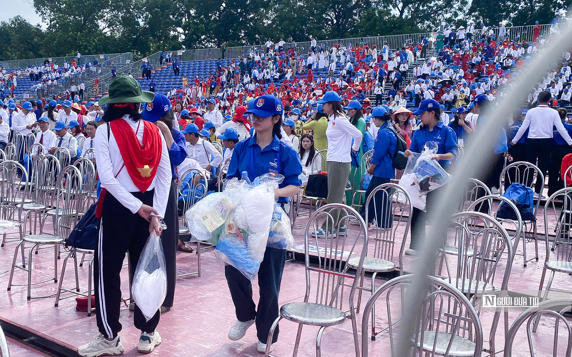 Lực lượng tình nguyện Thủ đô tích cực hỗ trợ đại lễ A80- Ảnh 11. Lực lượng tình nguyện Thủ đô tích cực hỗ trợ đại lễ A80- Ảnh 11.