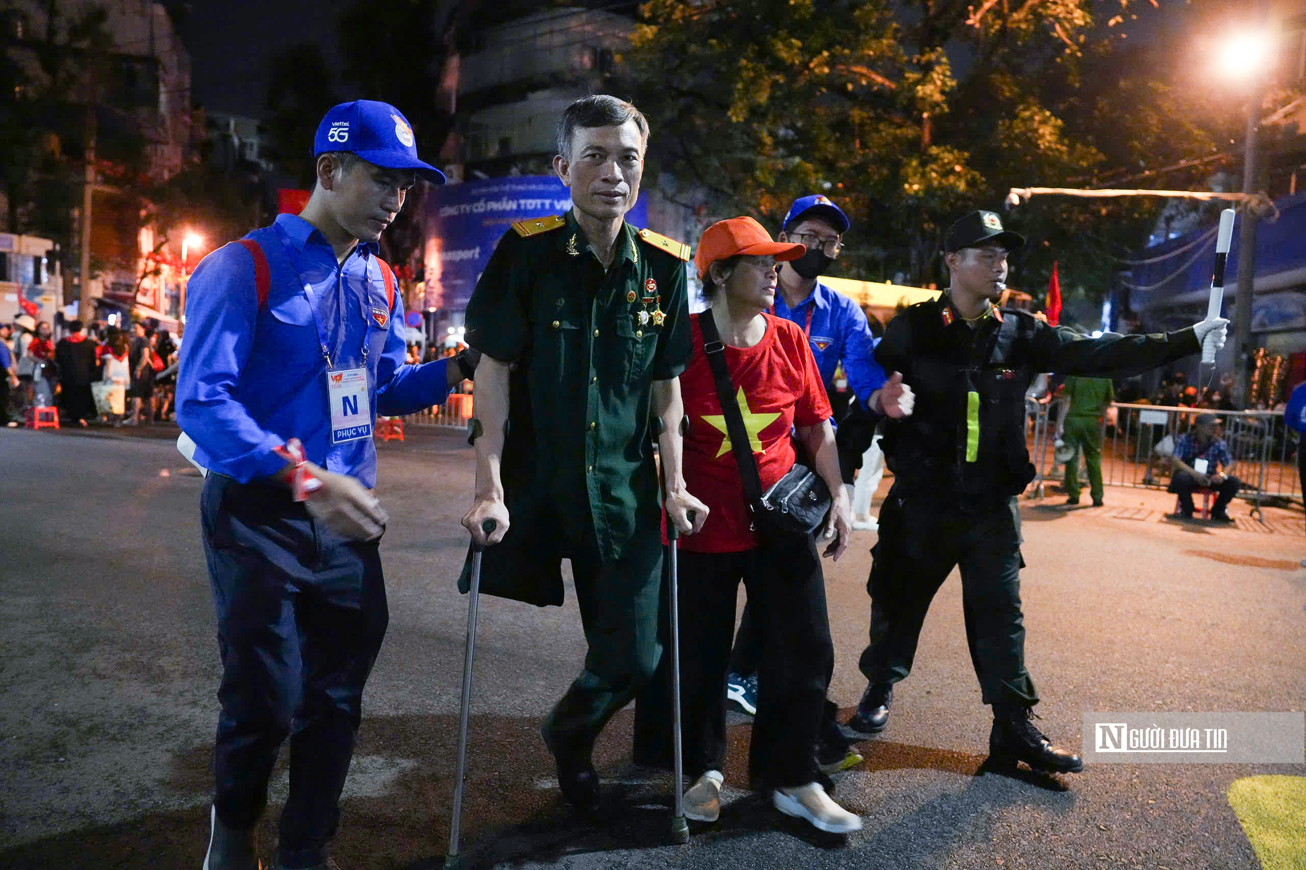 Lực lượng tình nguyện Thủ đô tích cực hỗ trợ đại lễ A80- Ảnh 13. Lực lượng tình nguyện Thủ đô tích cực hỗ trợ đại lễ A80- Ảnh 13.