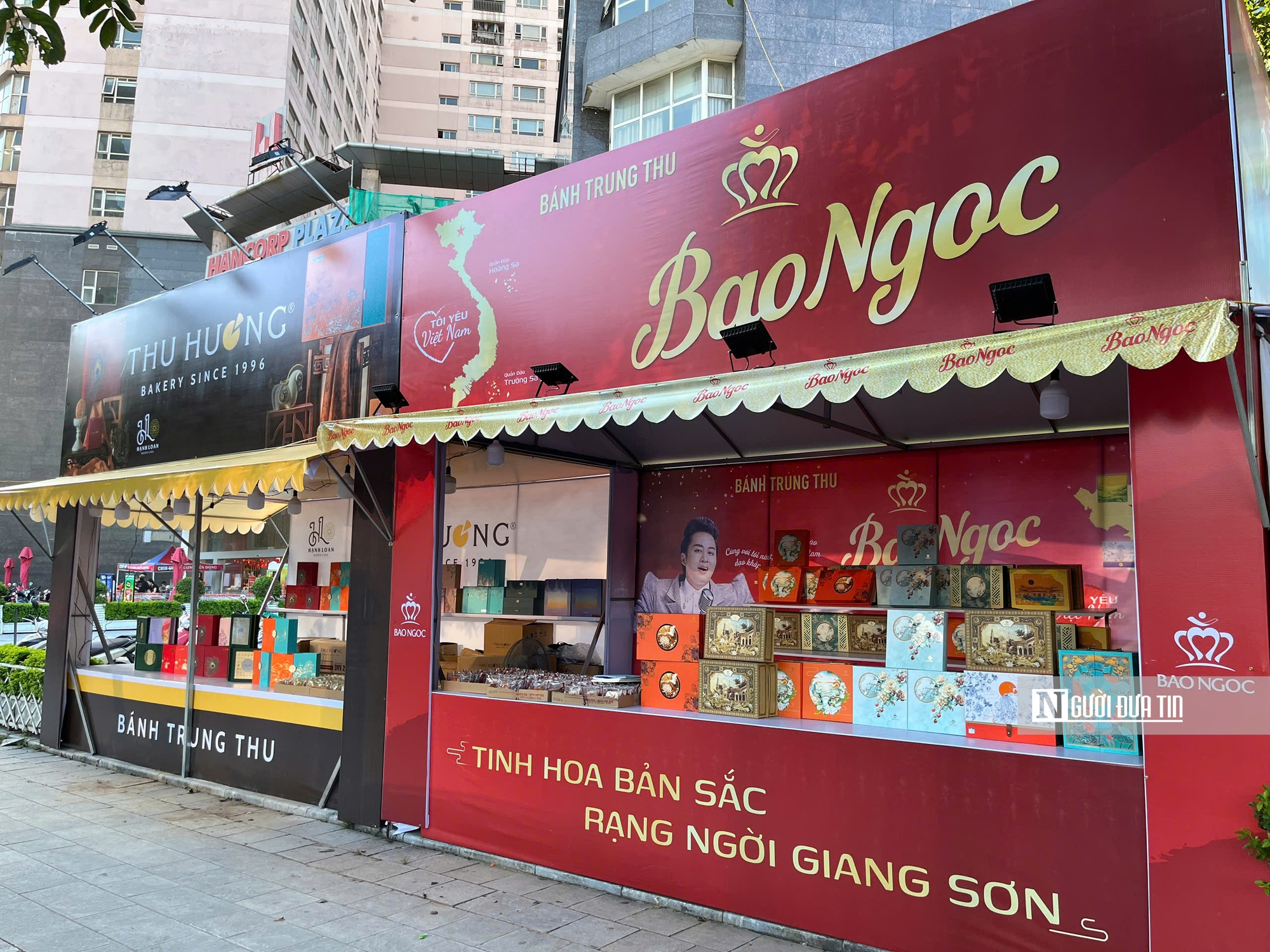 Bánh Trung thu xa xỉ tiền triệu "đổ bộ" thị trường - Ảnh 8. Bánh Trung thu xa xỉ tiền triệu "đổ bộ" thị trường - Ảnh 8.